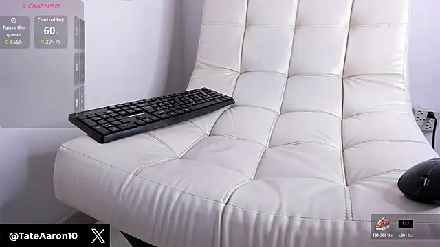 Aaron_Tate webcam