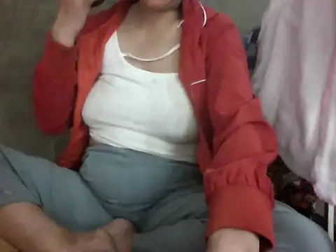 linbi135 - Linbi135's free webcam - UK Sex Cams