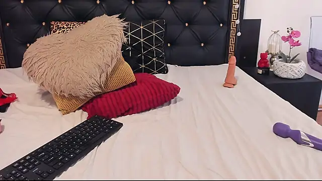 PreciousAillyn webcam