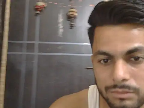 Stubborndesiboy webcam