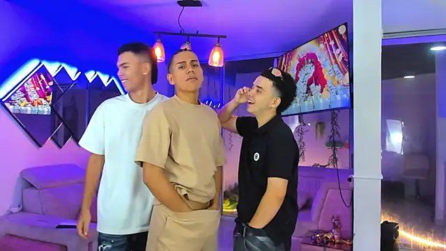 houseofwarrios - Houseofwarrios's free webcam - UK Sex Cams