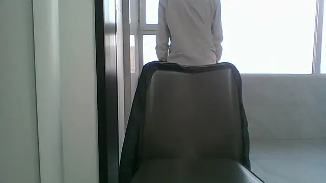 nole_china7 (Ask my age) - talk / fun / cum