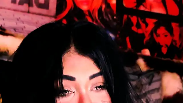 indian_dreamgirl webcam