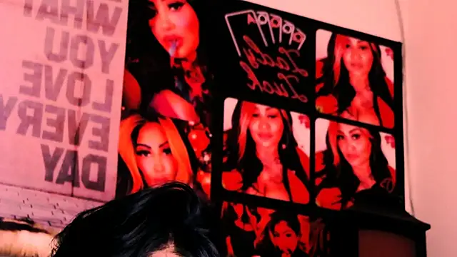 indian_dreamgirl webcam