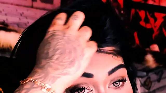 indian_dreamgirl webcam