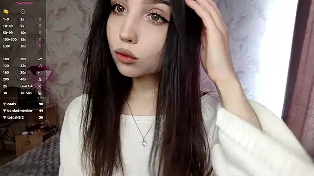 Qwami_Amie webcam
