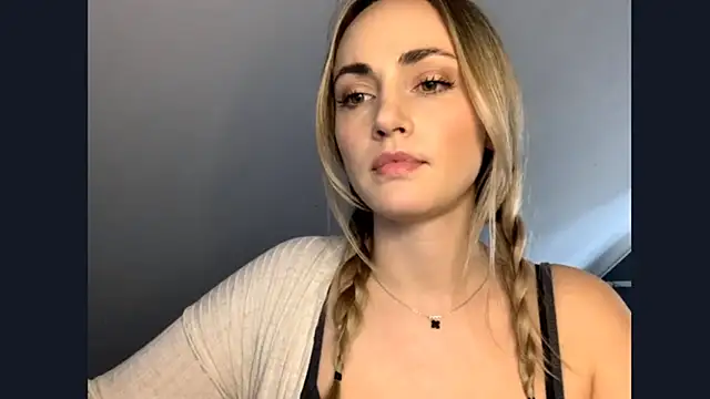 ScarlettSensitive webcam