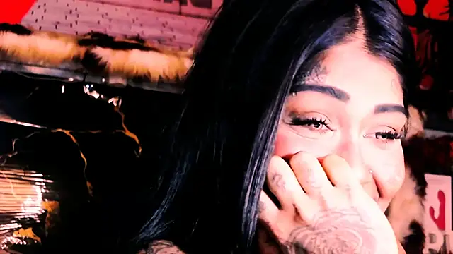 indian_dreamgirl webcam