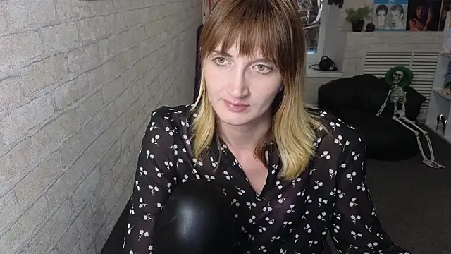 Nika_Kitten webcam