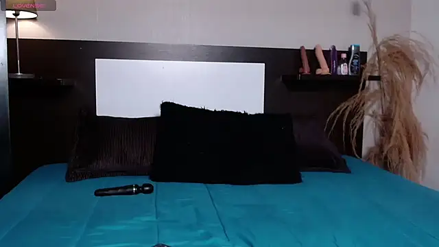 Liiamthompson webcam