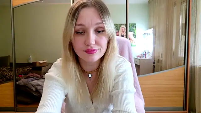 Hotty_Evochka webcam