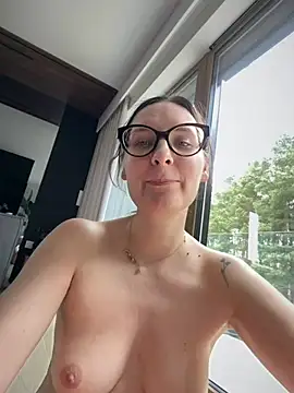 The_Snowwhitee webcam