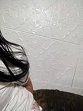 venu00 (F young) - See more