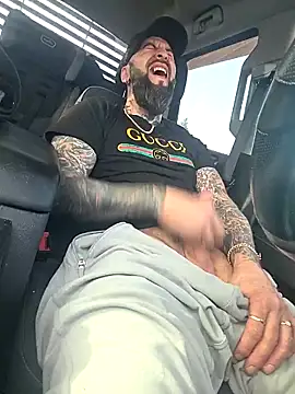 beardedtattood (Ask my age) - Watch my cock grow 😋