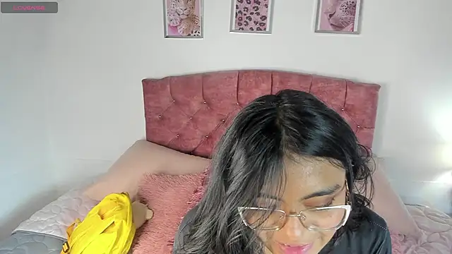 luna_velveth webcam