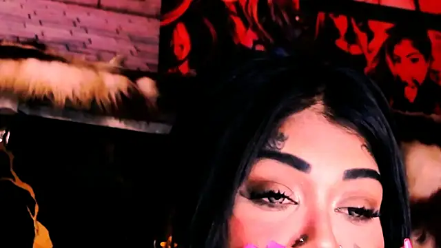 indian_dreamgirl webcam