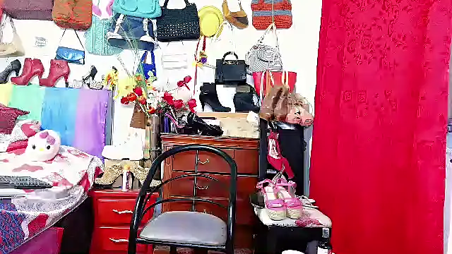 xiaraa26 (T milf) - dance hot naked