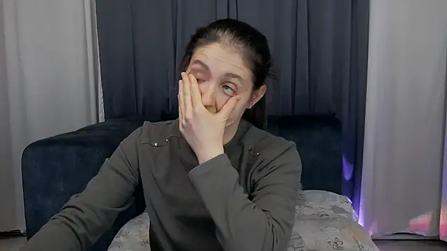 Holliy_Cooper webcam