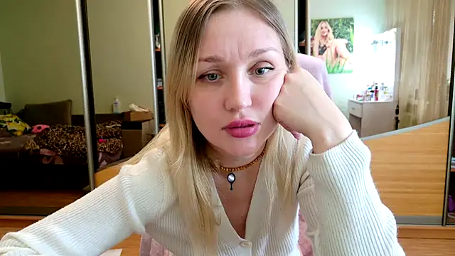 Hotty_Evochka webcam