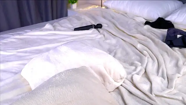 nellemihalko - NelleMihalko's free webcam - UK Sex Cams