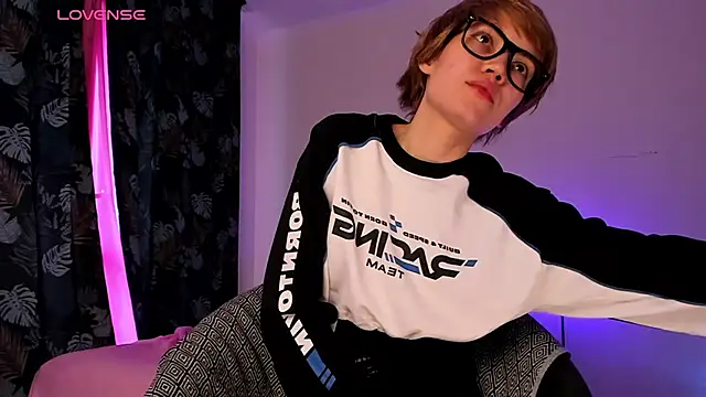 AnnexedPistol's room