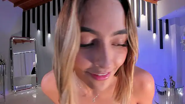 MelissaMoore_ Live Webcam on Stripchat