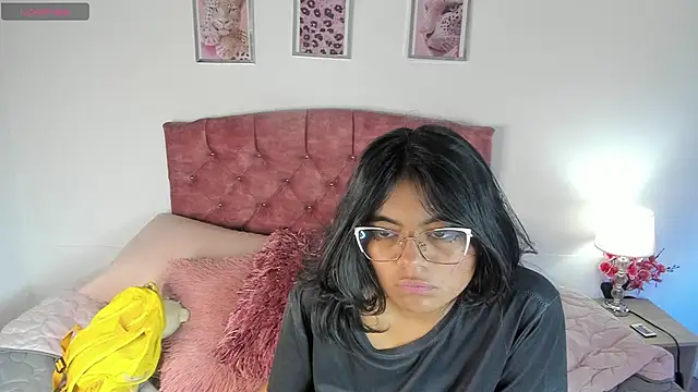 luna_velveth webcam