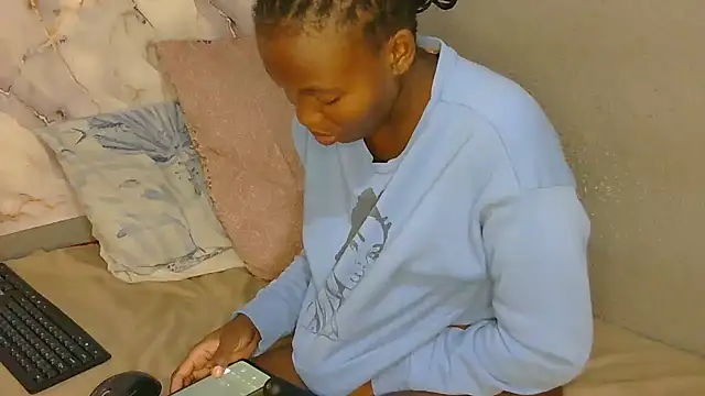 HornyBlackSlut webcam