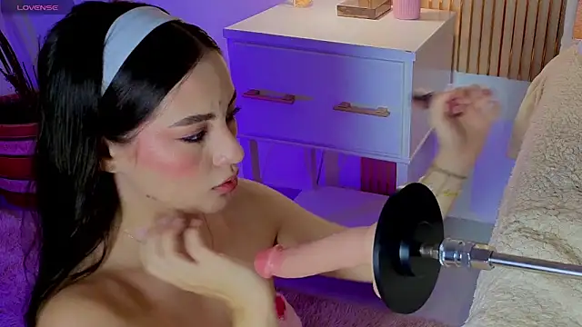 Megaan_Rousee webcam