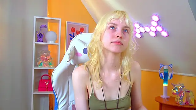 hannahhollis - HannahHollis's free webcam - UK Sex Cams