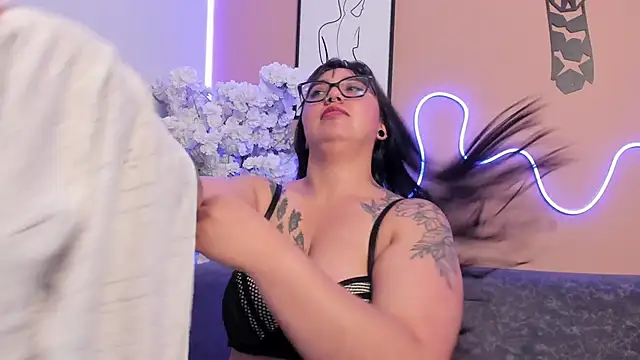 Alana_dagger_ webcam