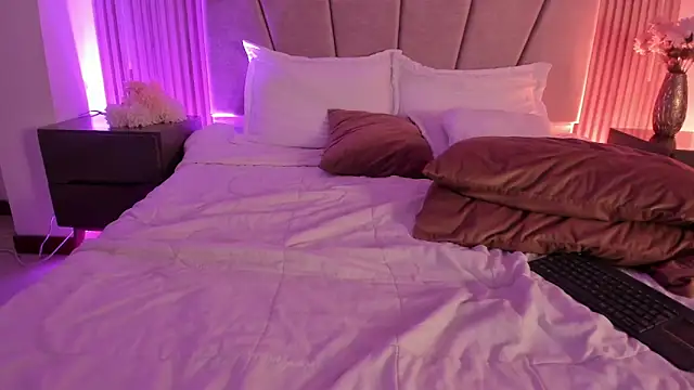 Victoria_Beaumont webcam