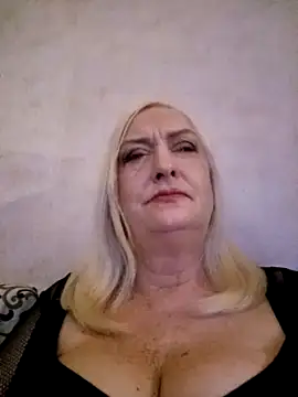 julia20x - Julia20X's free webcam - UK Sex Cams