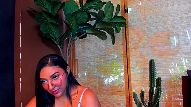 Victoria_Gonzalez webcam