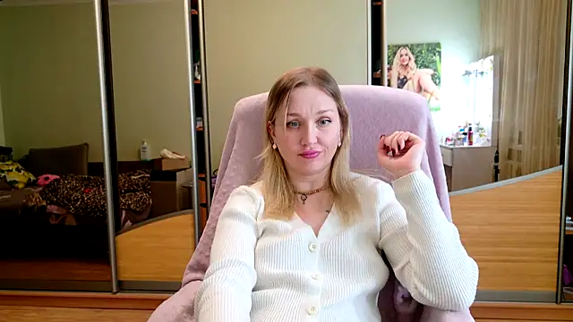 Hotty_Evochka webcam