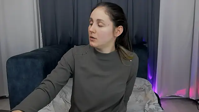 Holliy_Cooper webcam