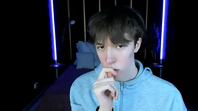 markbranston (M twink) - I am in boxers