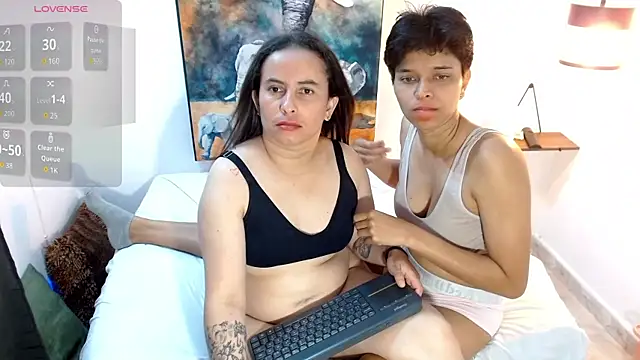 Natasha_and_zoe_ webcam