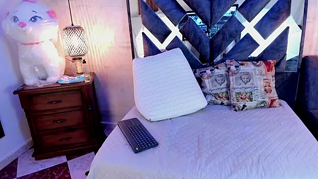 annie_vega17_ webcam