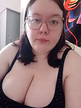 Sexycurvyemilyy webcam