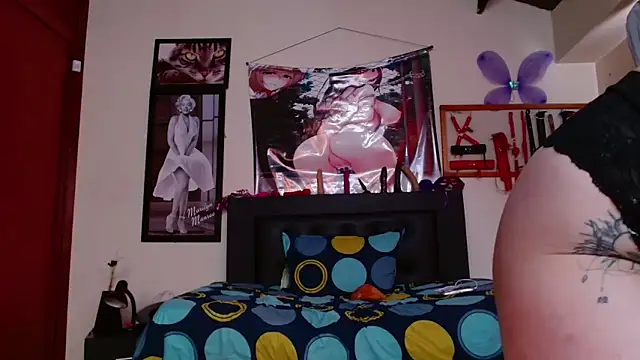 Marilynselxoveanalhard webcam