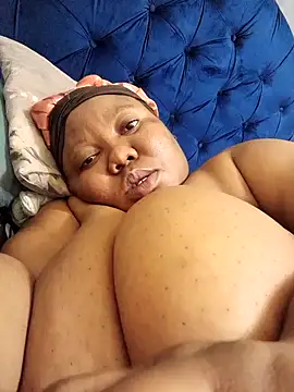 DAIRYBELLELIZxx webcam