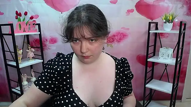 NeonilaLisova webcam