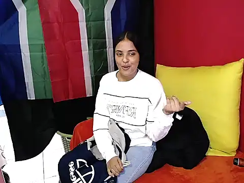 indianmaxine07 webcam