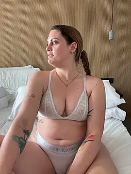 laraslittlesecrett webcam