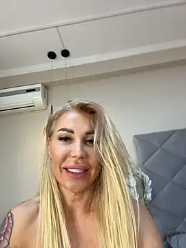 Golden__Polly webcam
