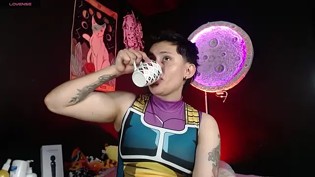 girl_intense444 webcam