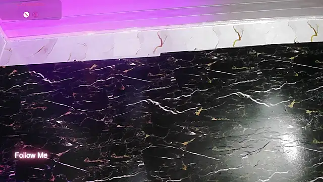 crislingery_dolli webcam