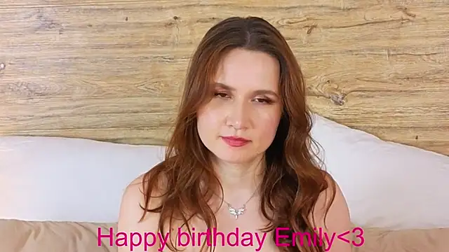 EmilyPop webcam