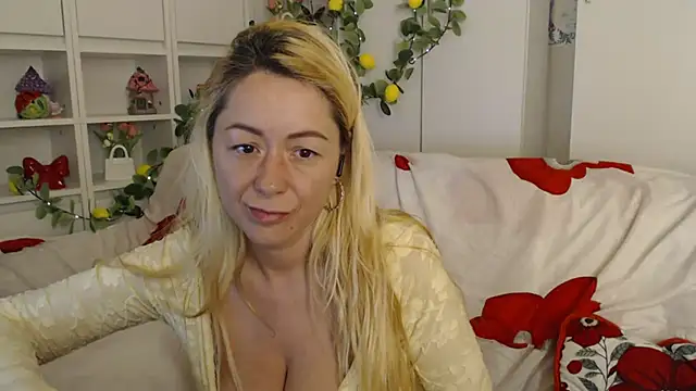 _karolynesyera_ webcam